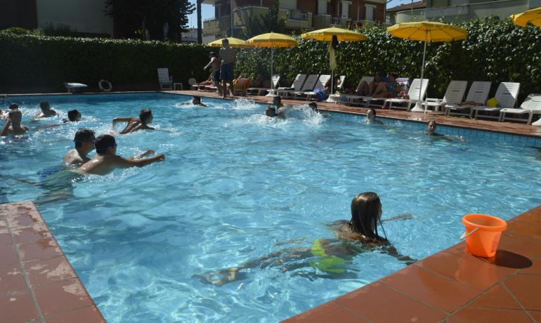 hotelgraziella it offerta-speciale-famiglie-in-hotel-a-torre-pedrera-a-rimini 006