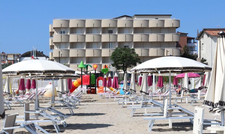 hotelgraziella de sonderangebot-fuer-alleinerziehende-im-strandhotel-in-torre-pedrera 007